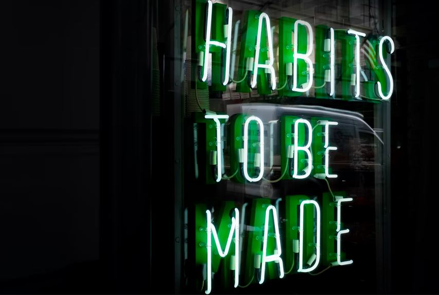 Neon-lights-says-Habits-to-be-made