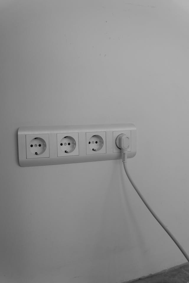 Guide to Power Outlets and Plugs Used around the World