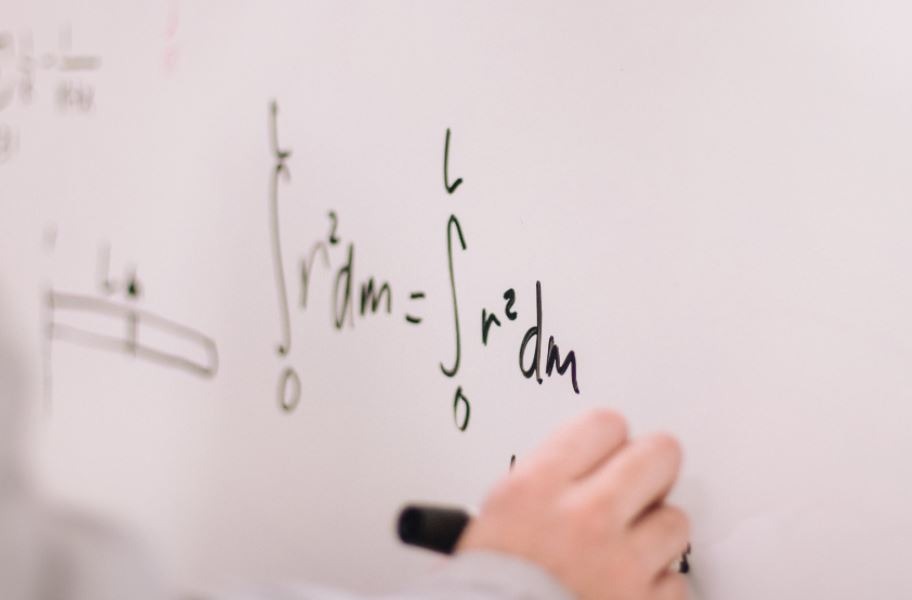 Scientific-formulas-written-on-a-board