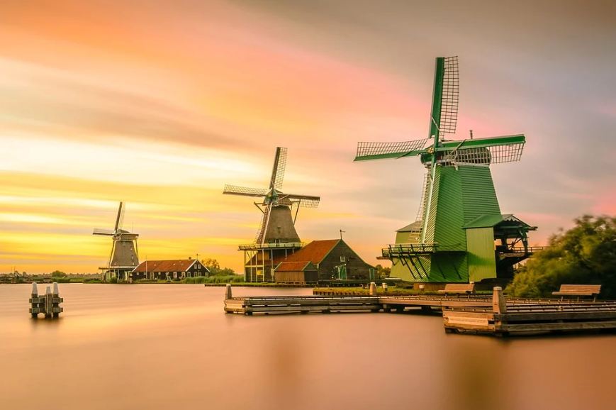 Traditional-Windmills-used-in-Holland.