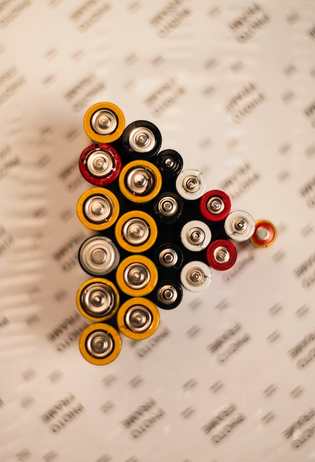 A Detailed Guide: Types and Sizes of Batteries