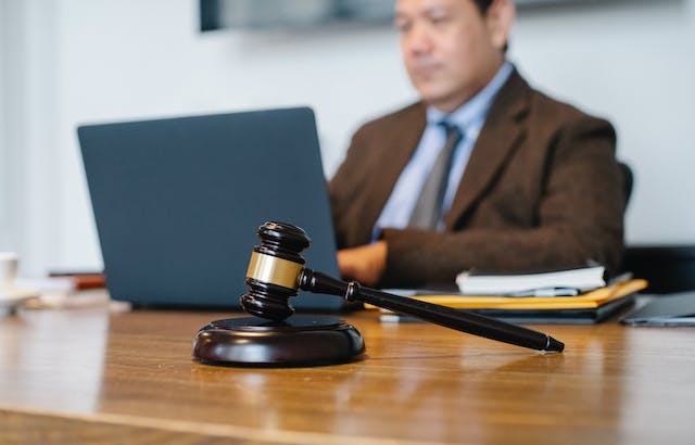 9 Reasons You Should Hire Lawyers With Specialized Expertise